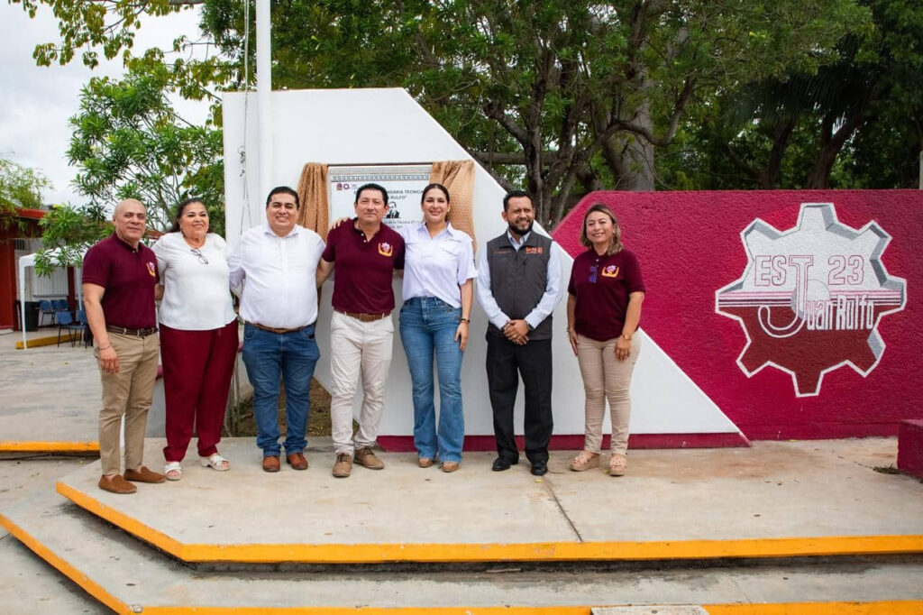 En Playa del Carmen la educación es prioridad y un derecho humano: Estefanía Mercado en el 25 aniversario de la Secundaria Técnica Juan Rulfo