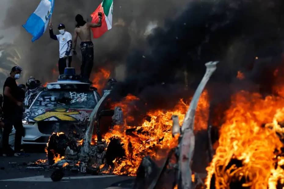 Trump defiende despliegue de tropas y acusa a manifestantes de violencia e insurrección