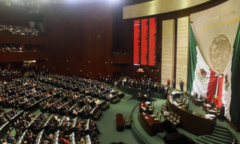 Nueva Ley de Simplificación de Trámites avanza en el Senado con apoyo mayoritario y reservas de la oposición