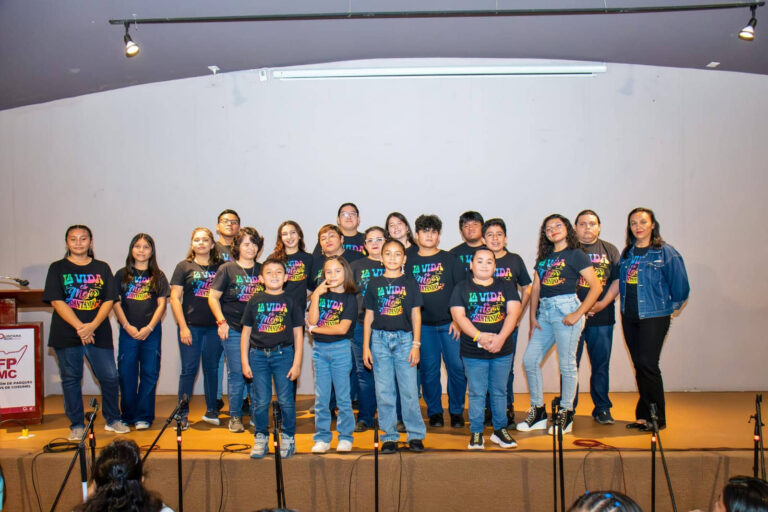 Clausuran taller de canto en la FPMC