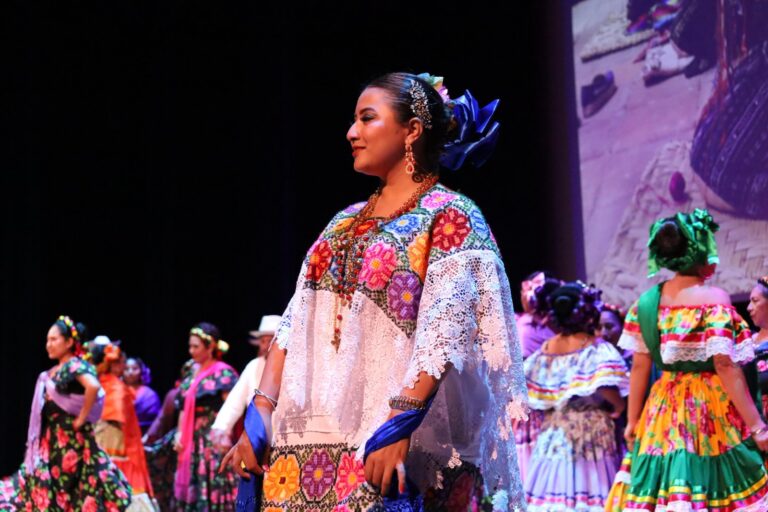 Danza y flamenco engalanan fin de talleres en el Teatro de la Ciudad