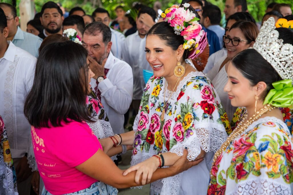 Mara Lezama y Estefanía Mercado inauguran la Feria del Carmen 2025