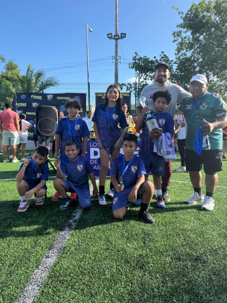 Gran fiesta de premiación del fútbol infantil y juvenil de Playa del Carmen