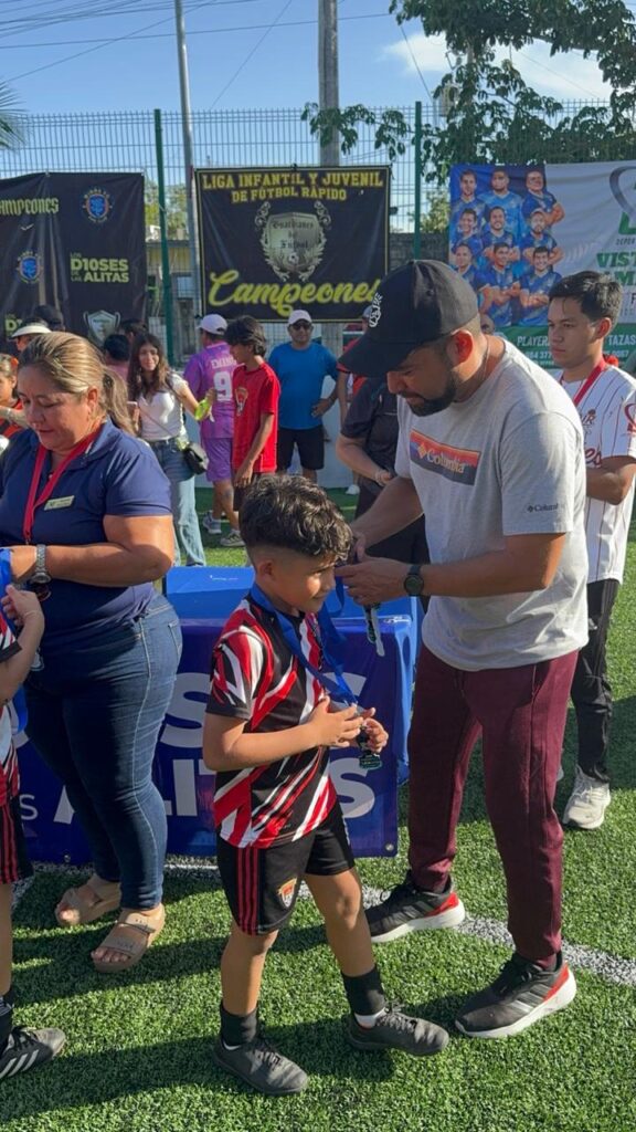 Gran fiesta de premiación del fútbol infantil y juvenil de Playa del Carmen