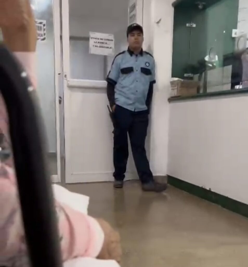 Pacientes denuncian más de 4 horas sin atención en Urgencias del IMSS Playa del Carmen