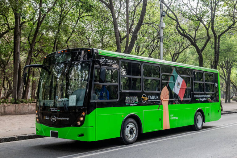 IMOVEQROO evalúa autobús eléctrico Taruk, fabricado en México