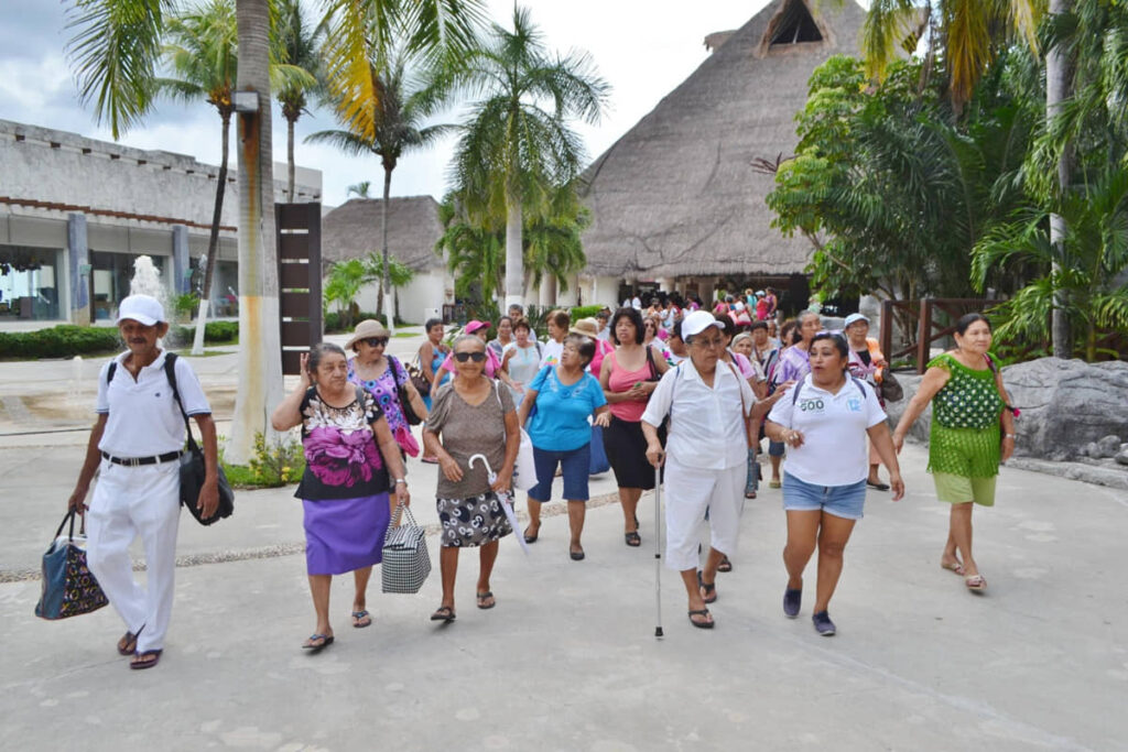 Invita la FPMC al “Paseo a Chankanaab” para celebrar a las y los adultos mayores en su día