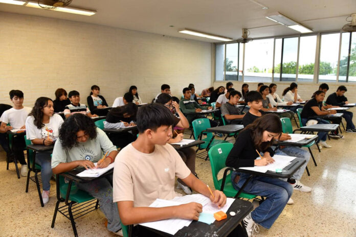 Quintana Roo Ofrece Nuevas Oportunidades Educativas a Jóvenes sin Cupo en Bachillerato