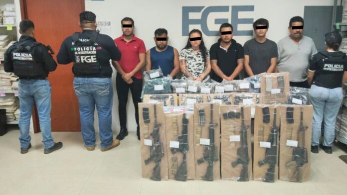 • La Fiscalía General del Estado informa que los detenidos son: Miriam “N”, Lorenzo David “N”, Gerardo “N”, Pantalion “N”, Víctor Daniel “N” y Jonathan “N”