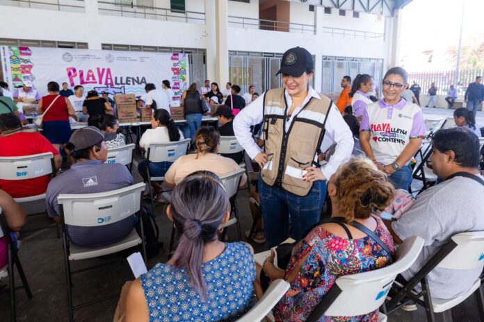 • En apoyo a la economía, más de tres mil familias reciben cada mes paquetes con alimentos de la canasta básica