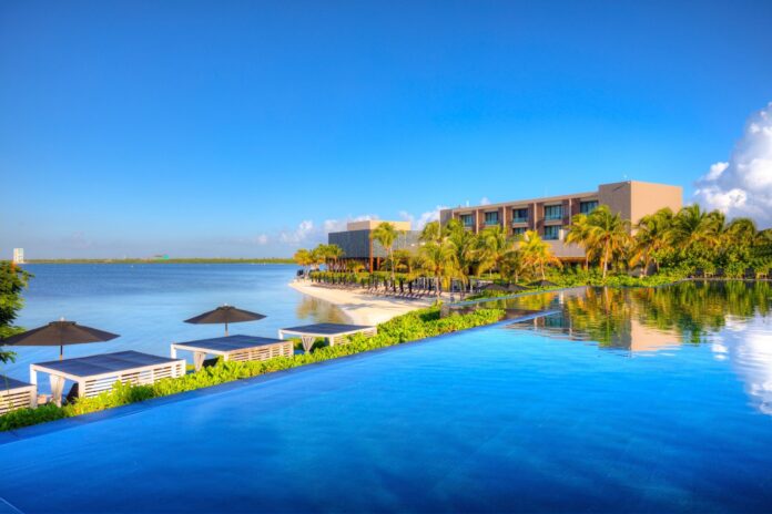 Grupo Brisas anunció que NIZUC Spa by ESPA ha sido galardonado con el World Spa Award, considerado el “Oscar” de la industria del bienestar, como el Mejor Spa de Resort en México y América Latina y junto con el spa de Las Brisas Ixtapa obtuvo el galardón Spa & Wellness MexiCaribe 2025