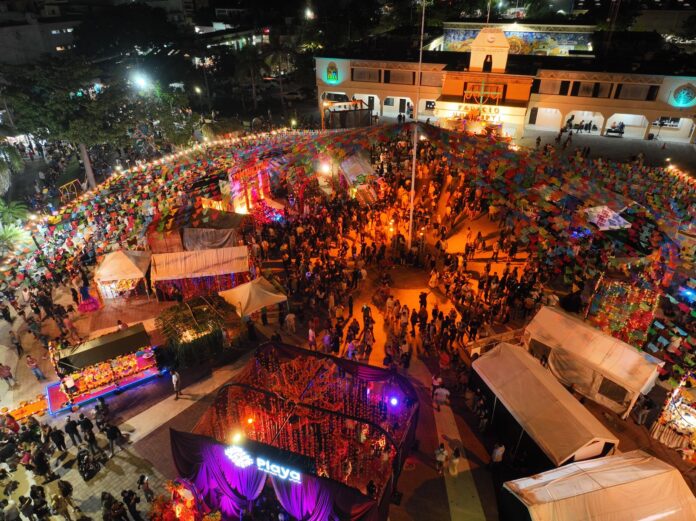 • La Plaza 28 de Julio se viste de colores en los festejos de estas tradiciones que se mantienen más vivas que nunca, gracias al impulso de la presidenta municipal Estefanía Mercado